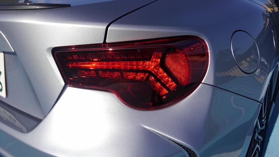 Tom's tail top lights brz